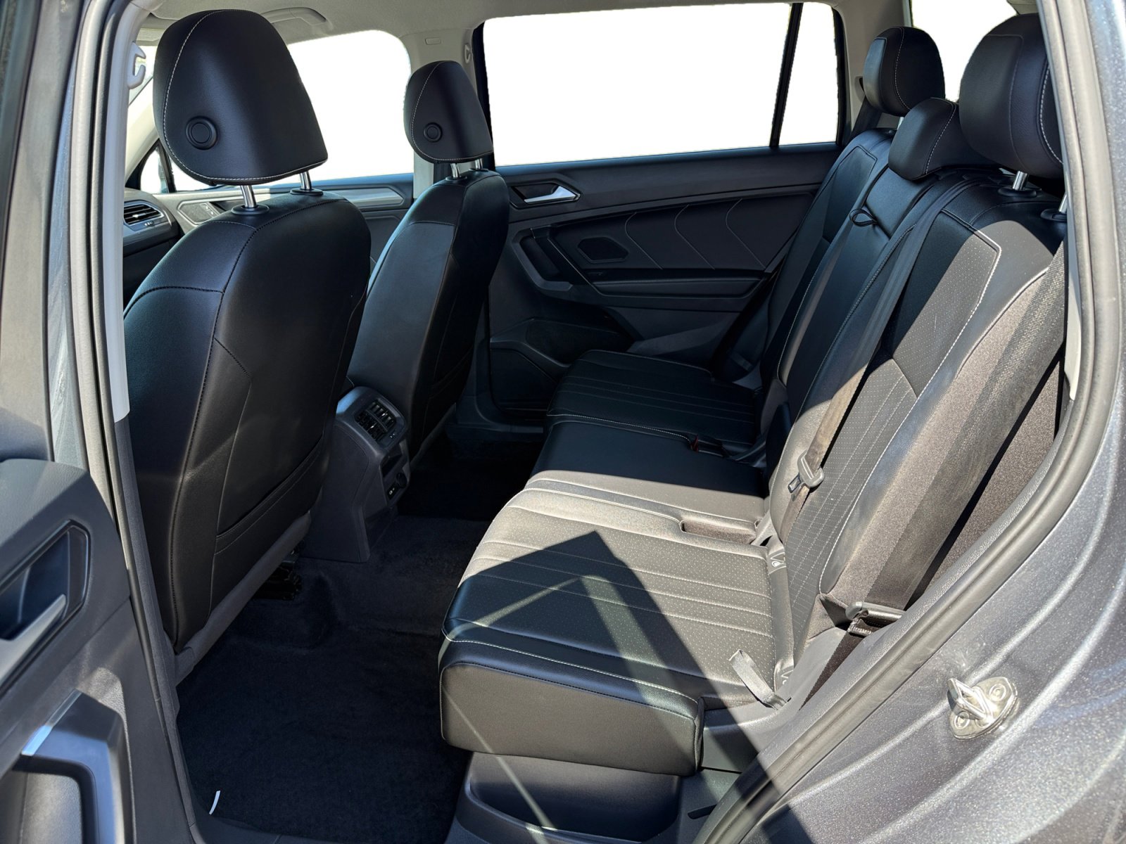 Certified 2022 Volkswagen Tiguan SE image 16