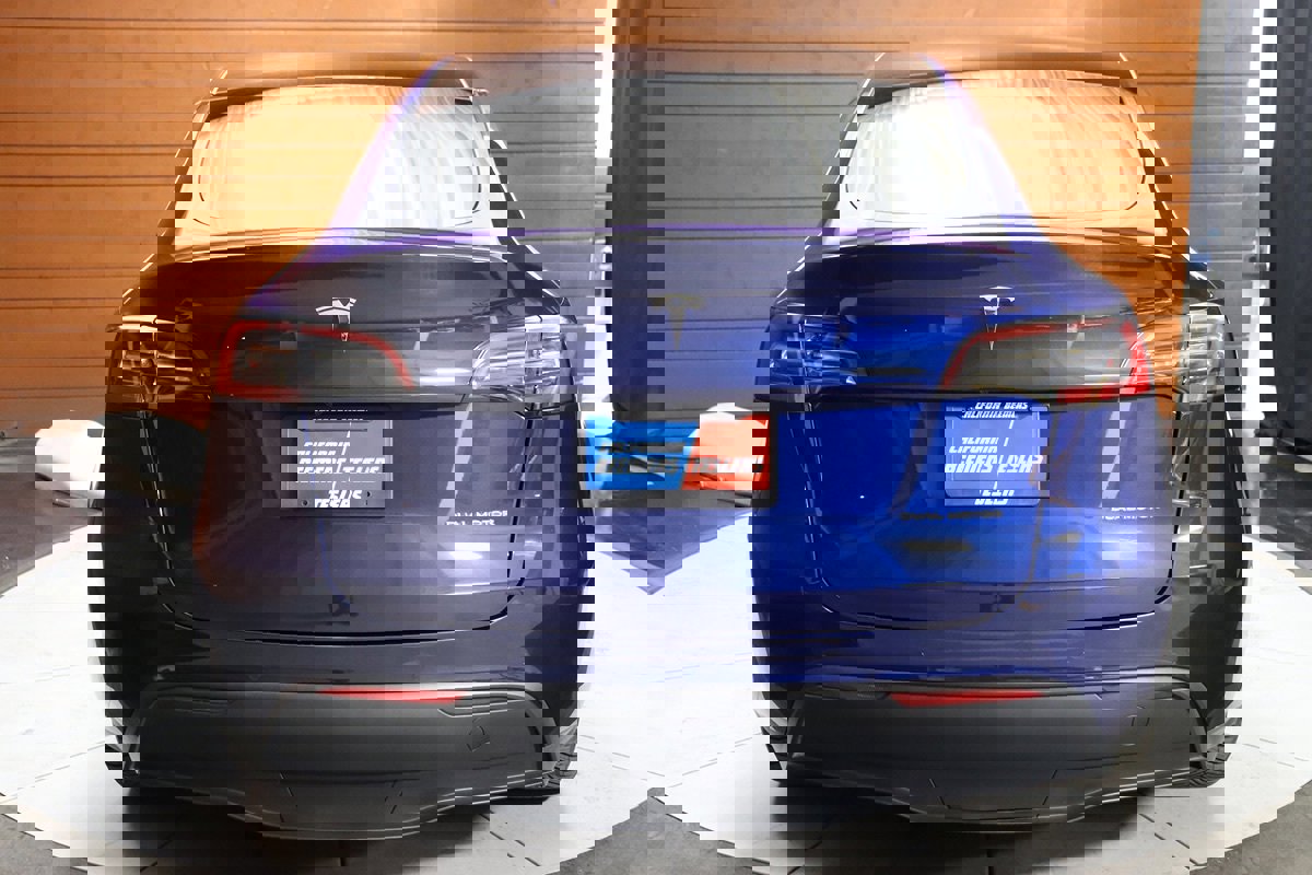 Used 2023 Tesla Model Y Long Range image 9