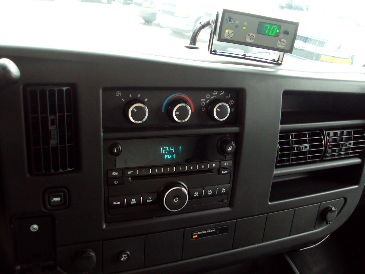 Used 2011 Chevrolet Express 1500 AWD image 20