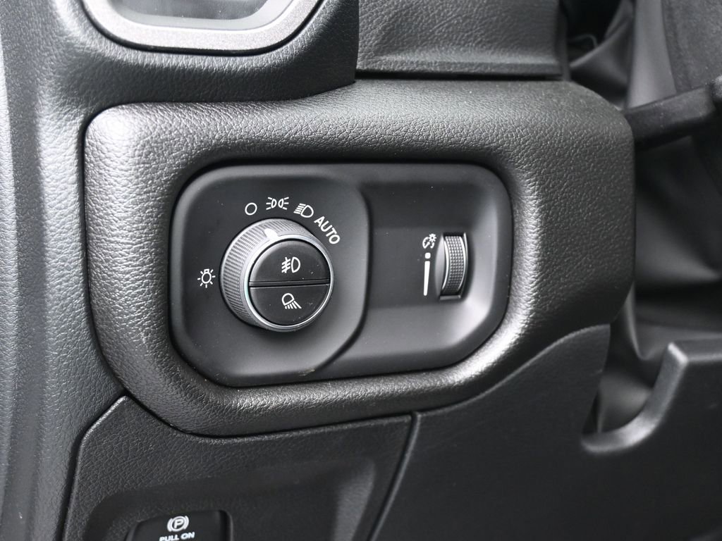 New 2026 RAM 1500 Classic Warlock image 14