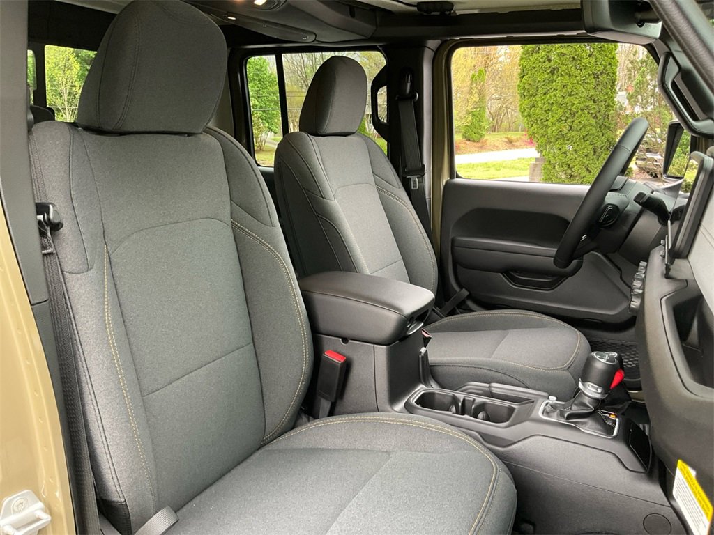 New 2025 Jeep Gladiator Sport image 30