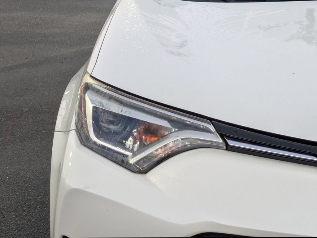 Used 2016 Toyota RAV4 Limited image 11