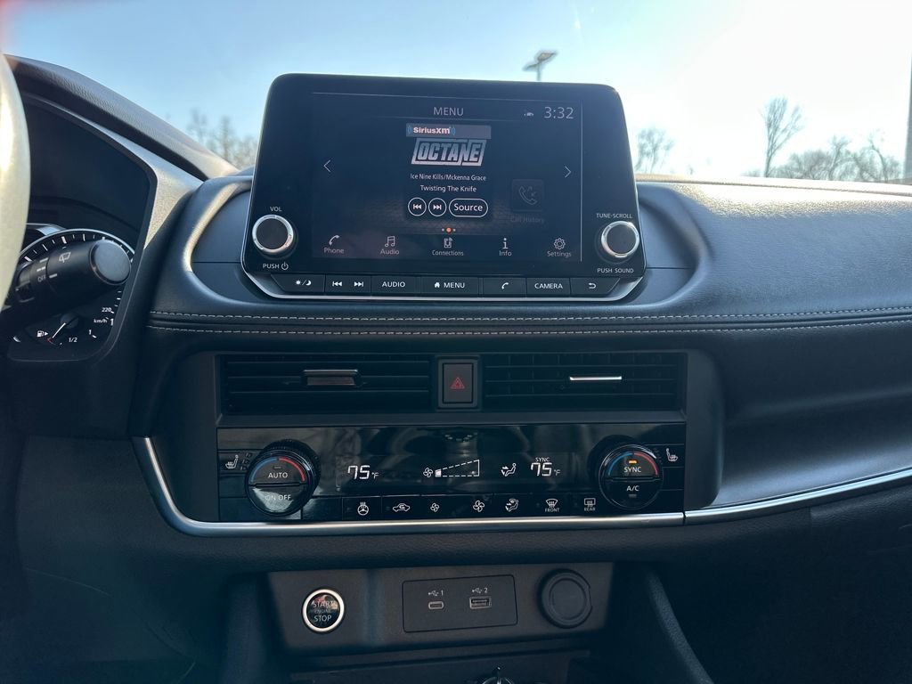 Used 2023 Nissan Rogue SV w/ SV Premium B Package image 17