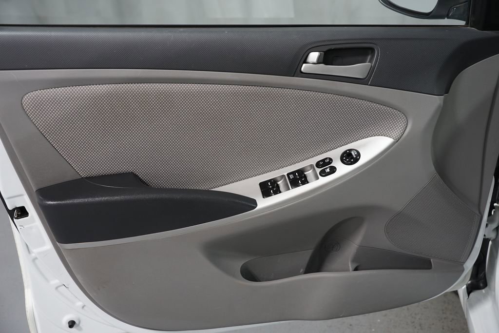 Used 2013 Hyundai Accent GS image 22