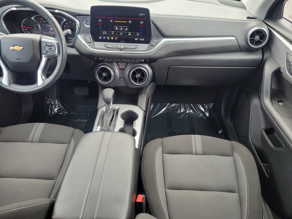 Used 2025 Chevrolet Blazer LT FWD image 17