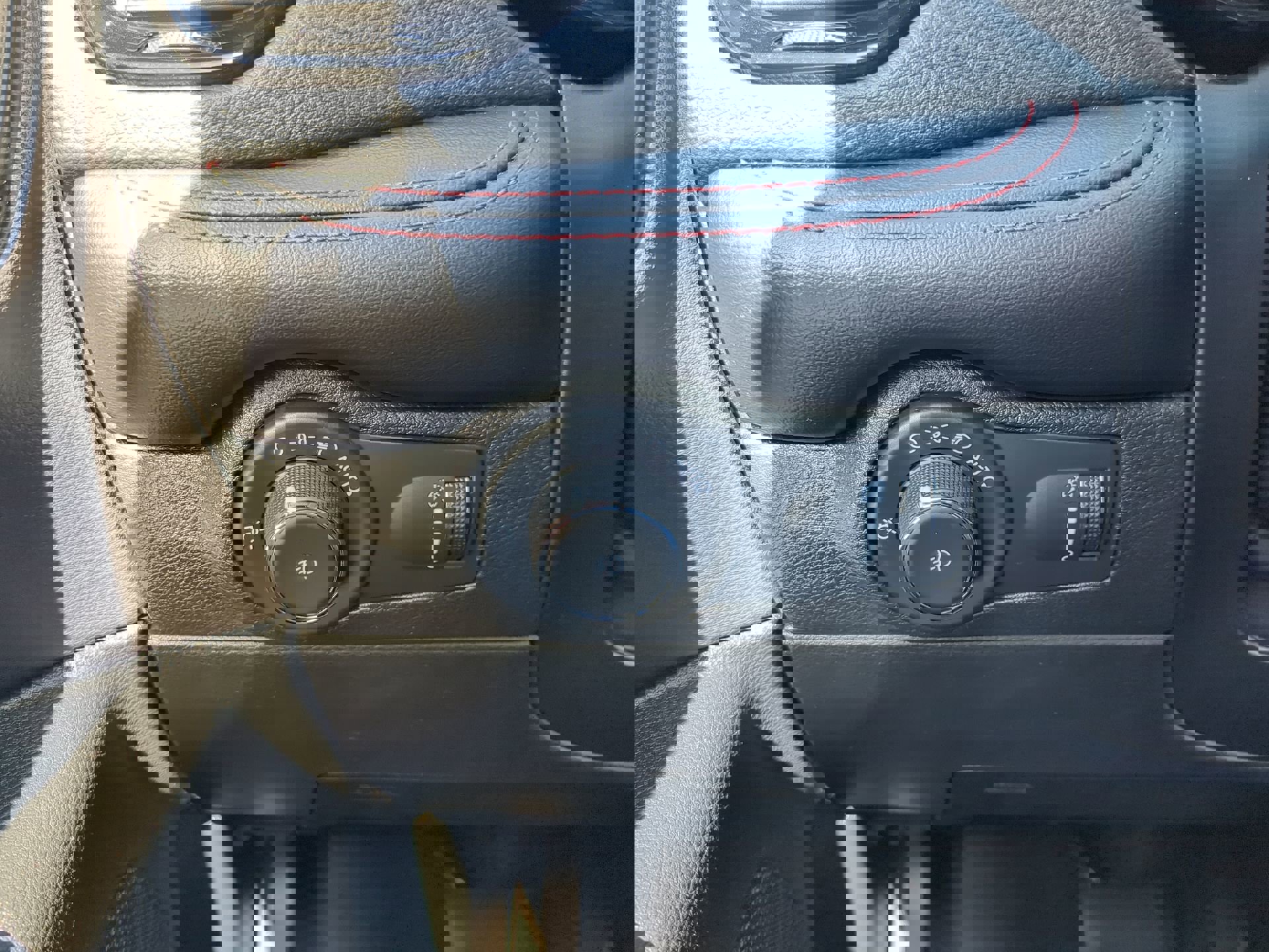 Used 2023 Dodge Durango GT image 29