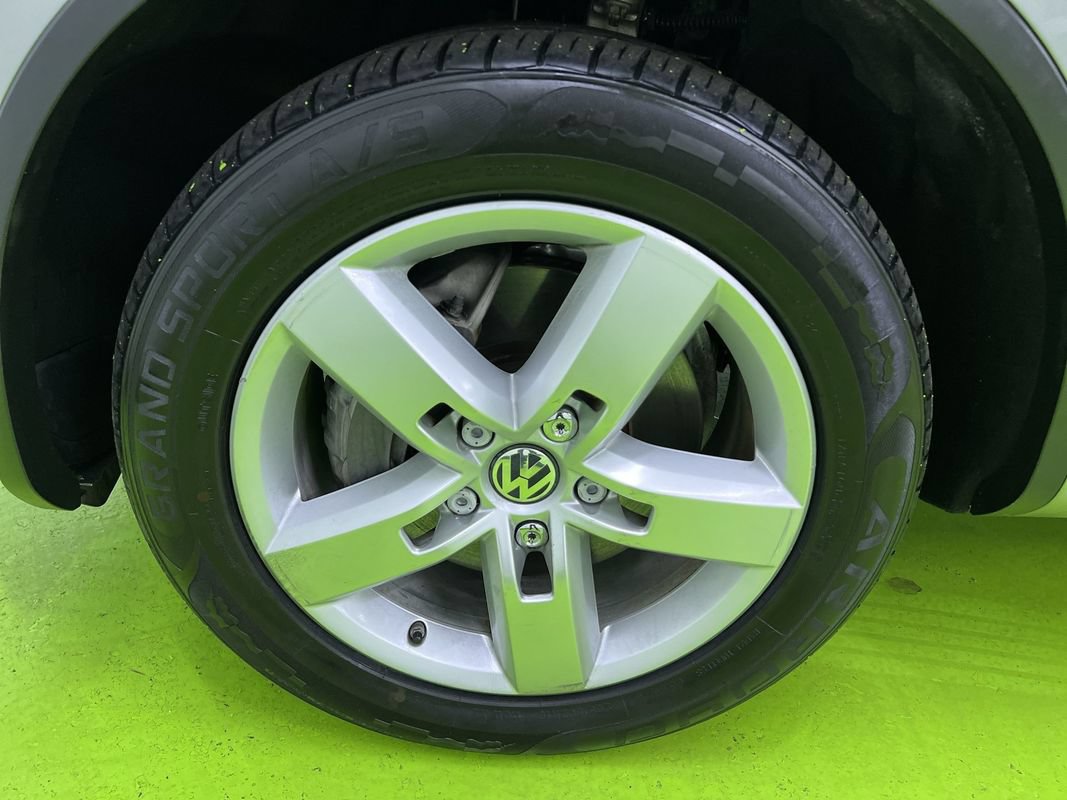Used 2012 Volkswagen Touareg Hybrid AWD/4WD image 14