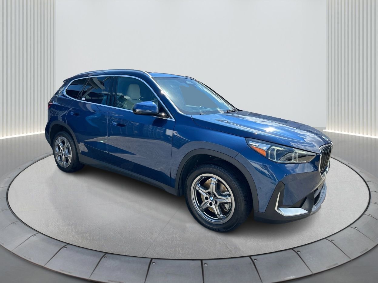 Used 2025 BMW X1 M35i w/ M Sport Professional Package image 3