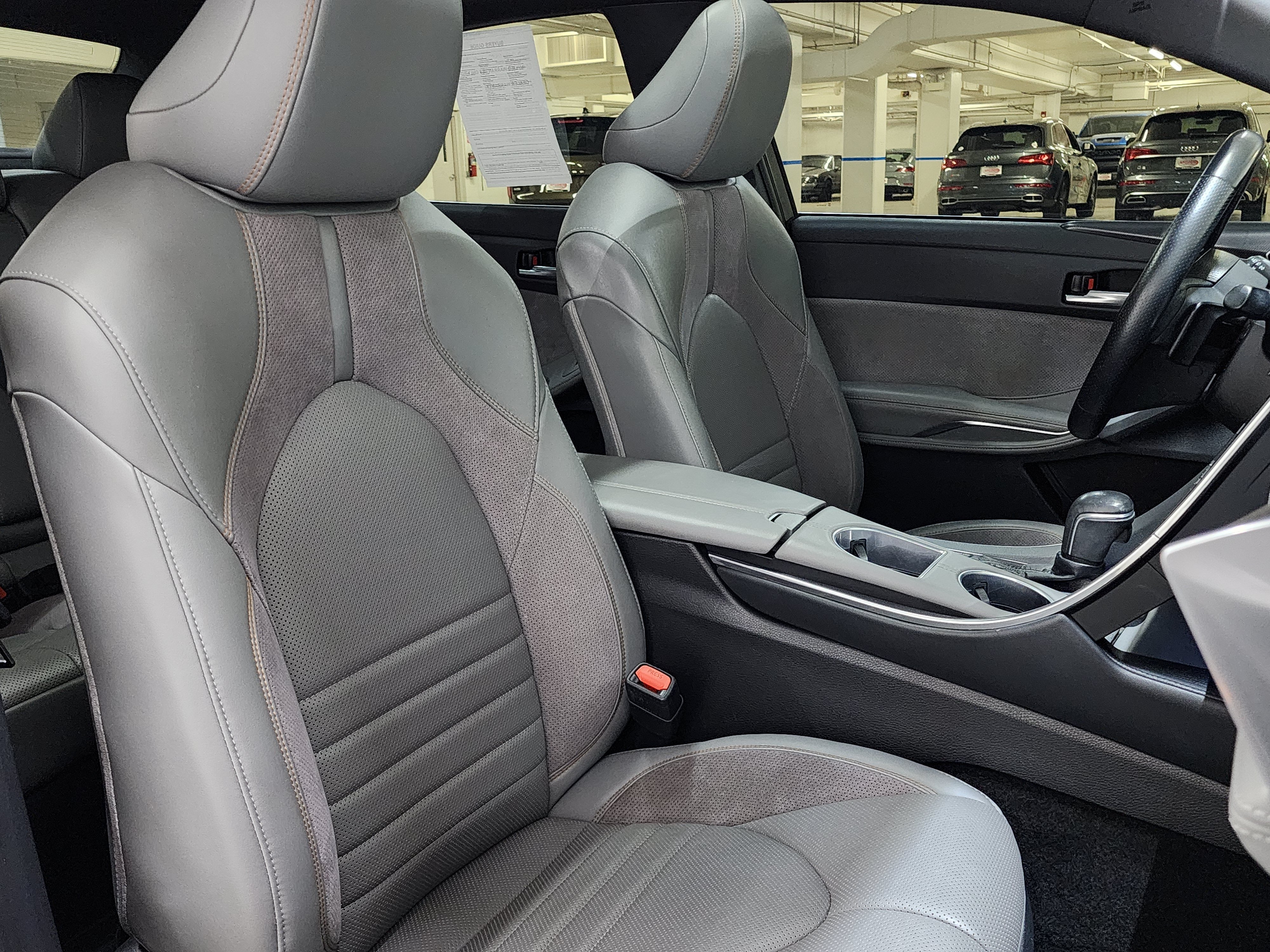 Used 2019 Toyota Avalon XSE w/ All Weather Liner Package FWD image 24