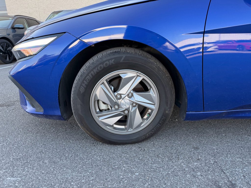 Certified 2024 Hyundai Elantra SE image 9