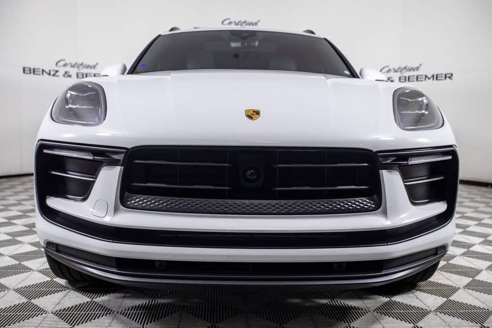 Used 2024 Porsche Macan w/ Premium Plus Package AWD/4WD image 3