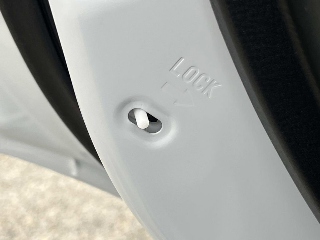 New 2026 Mitsubishi Outlander SE image 14