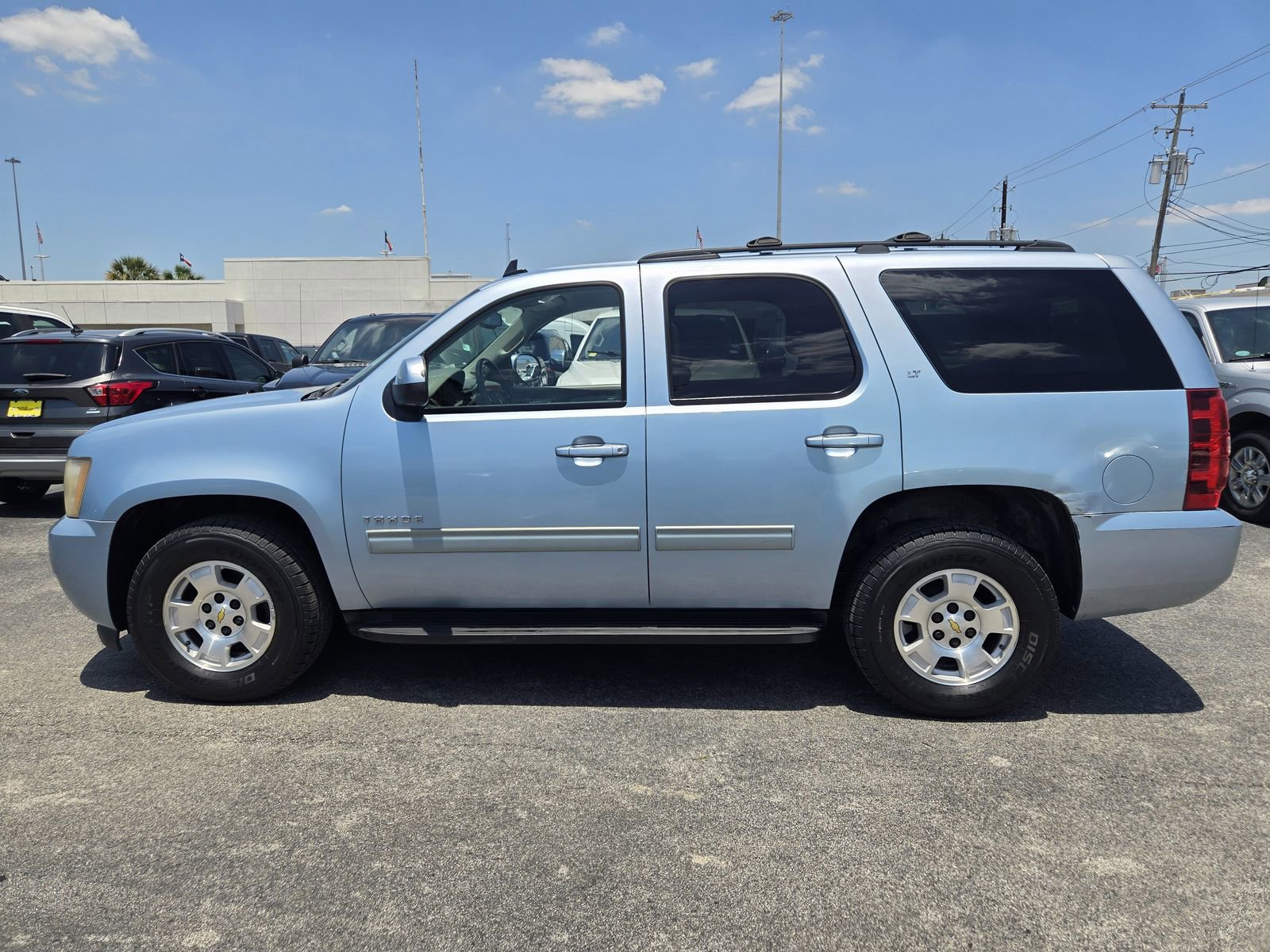 Used 2011 Chevrolet Tahoe LT w/ Luxury Package RWD image 5