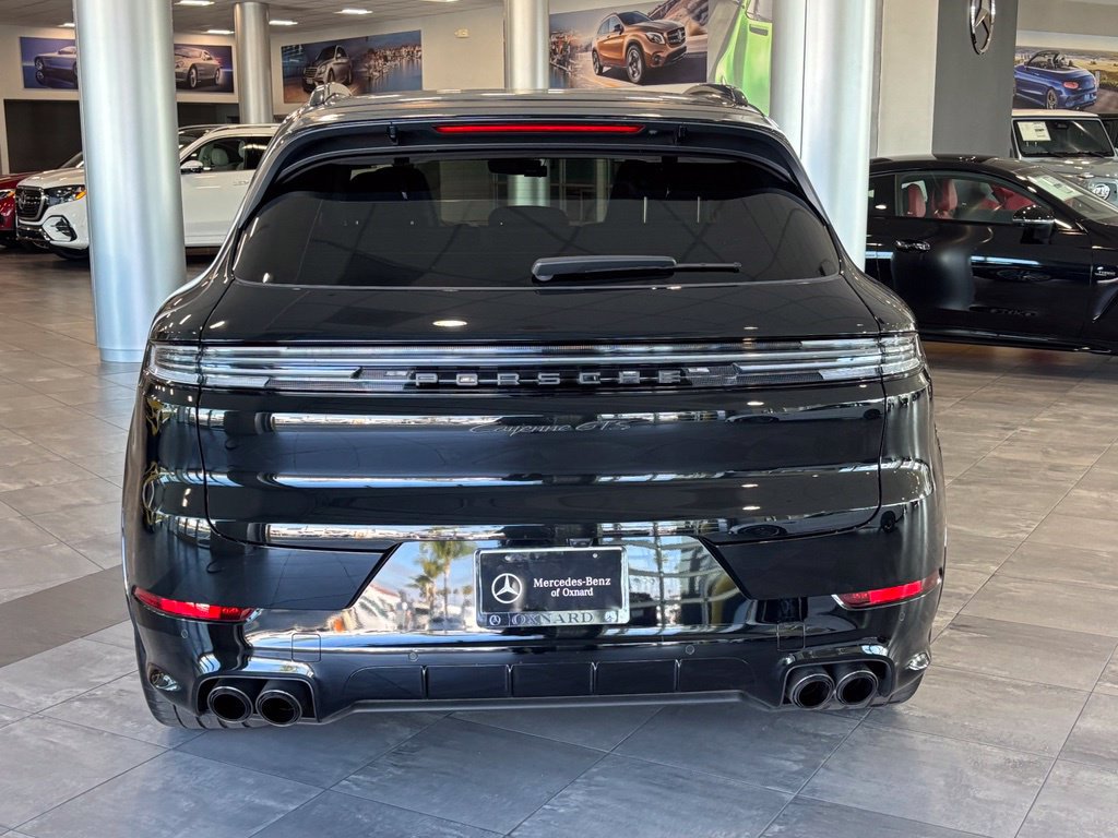 Used 2025 Porsche Cayenne GTS AWD/4WD image 6