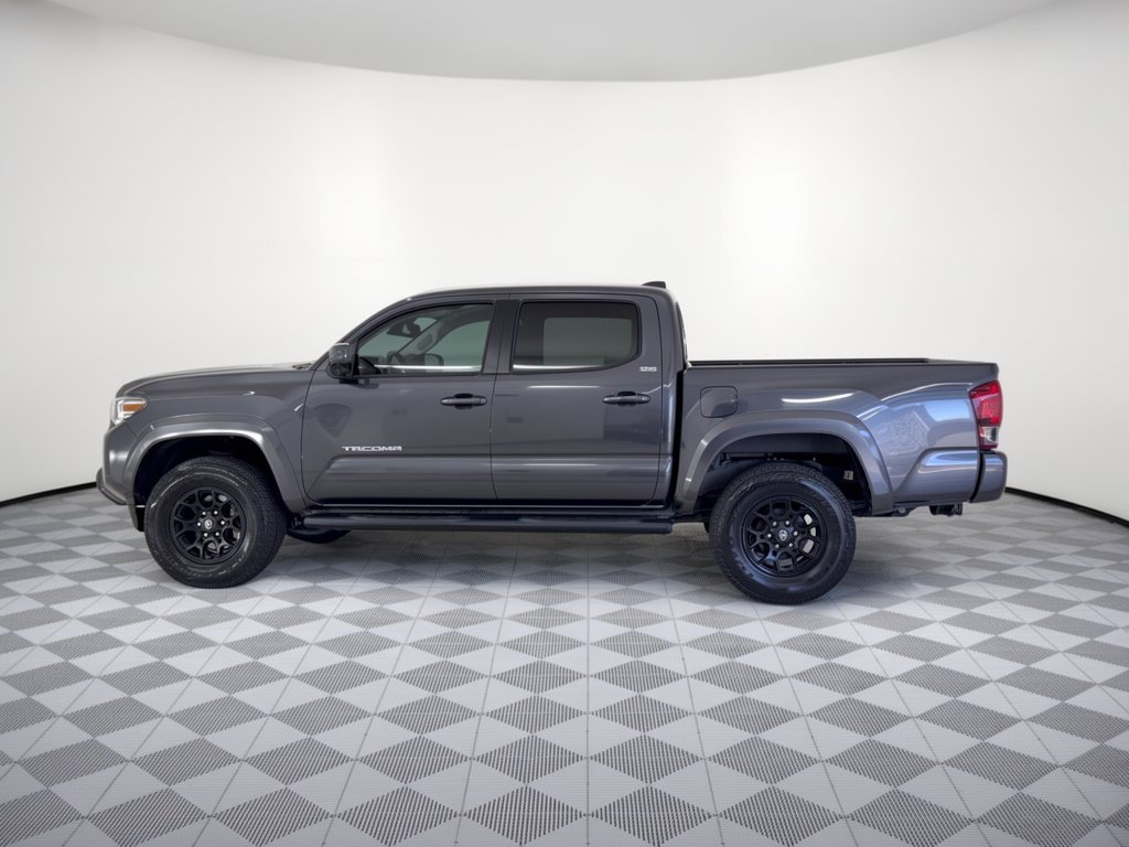 Used 2022 Toyota Tacoma SR5 RWD image 2