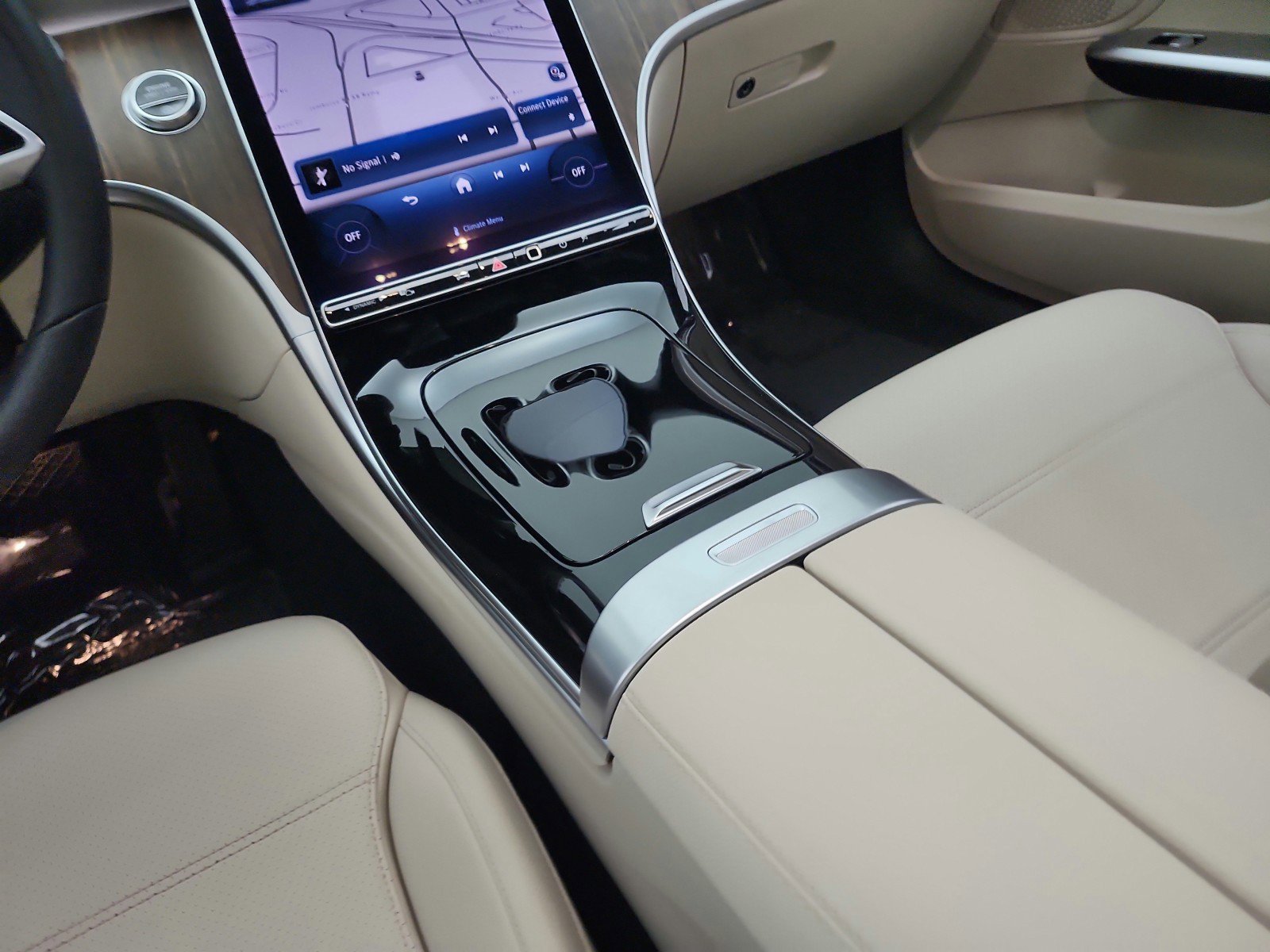 Certified 2024 Mercedes-Benz C 300 Sedan image 17