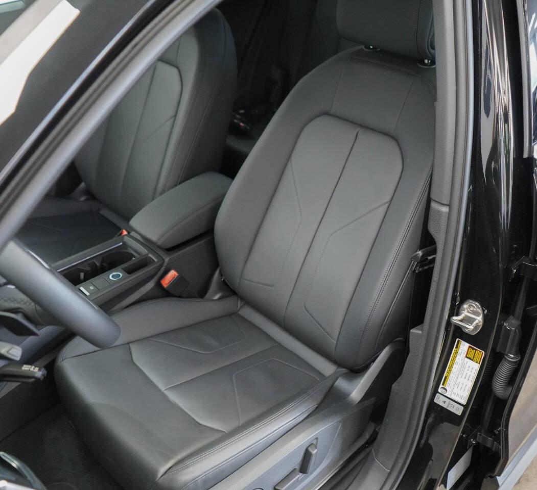 Used 2024 Audi Q3 2.0T Premium Plus w/ Premium Plus Package image 46