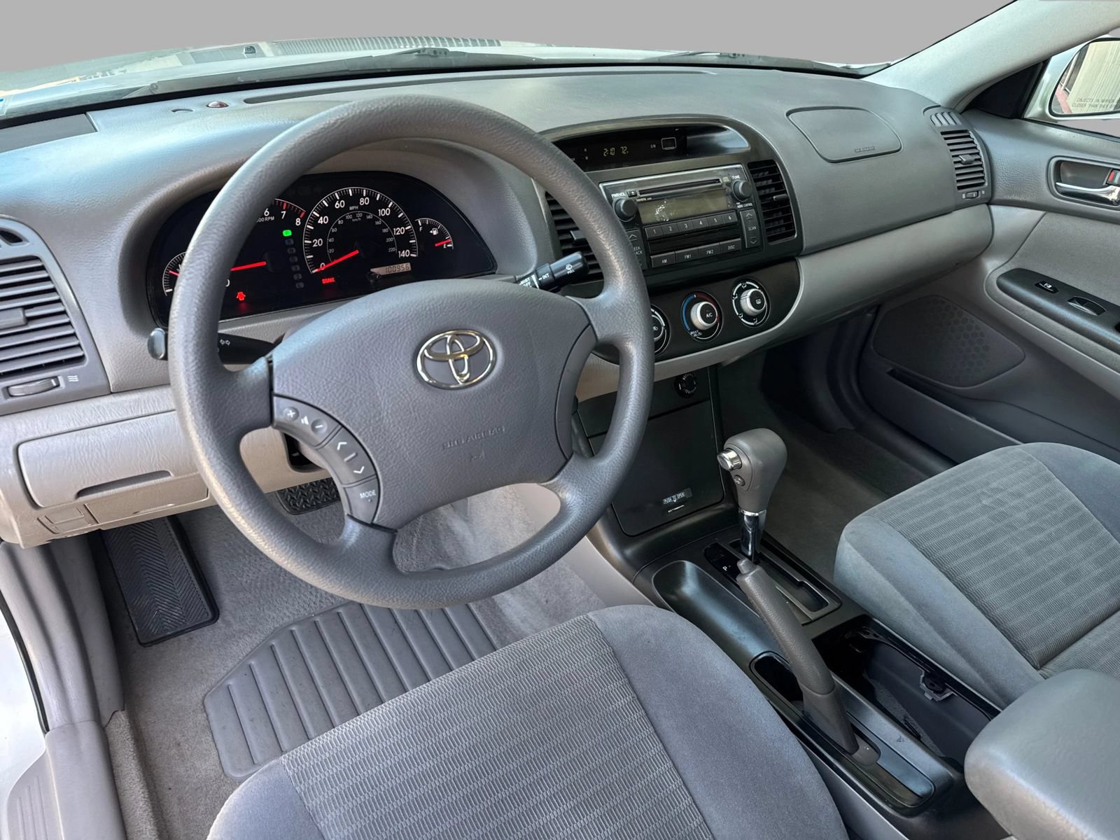 Used 2005 Toyota Camry LE FWD image 18