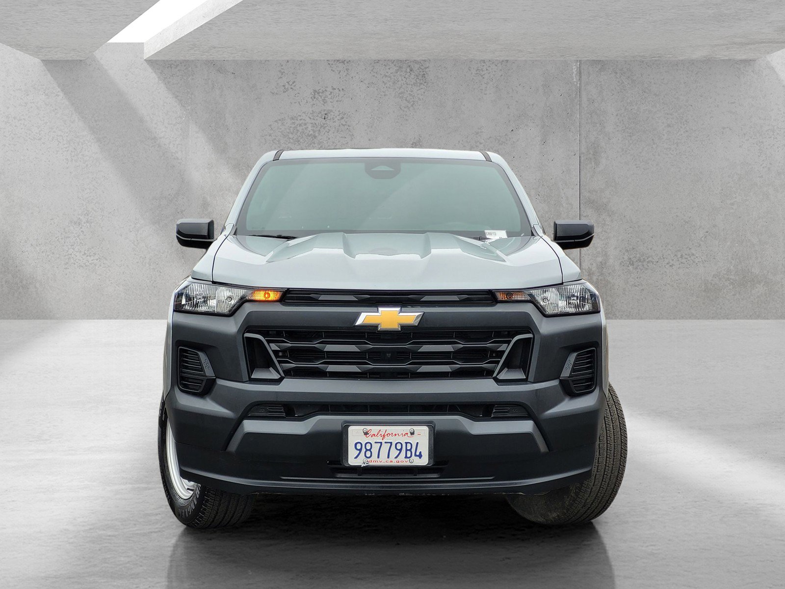 Used 2024 Chevrolet Colorado W/T image 2