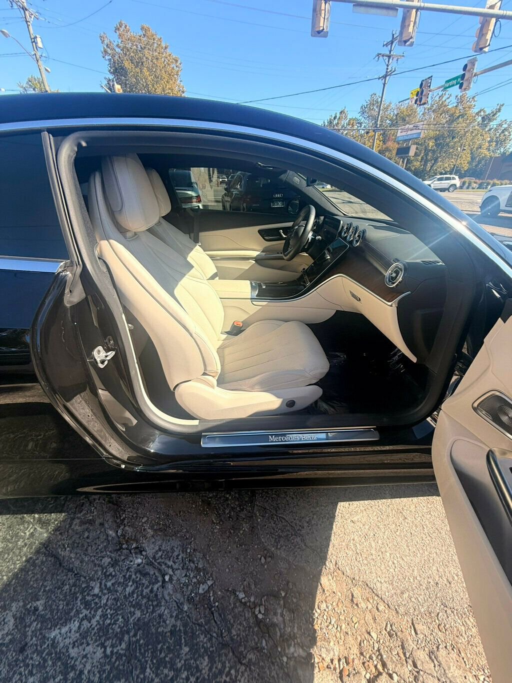 Used 2024 Mercedes-Benz CLE 300 4MATIC Coupe image 15