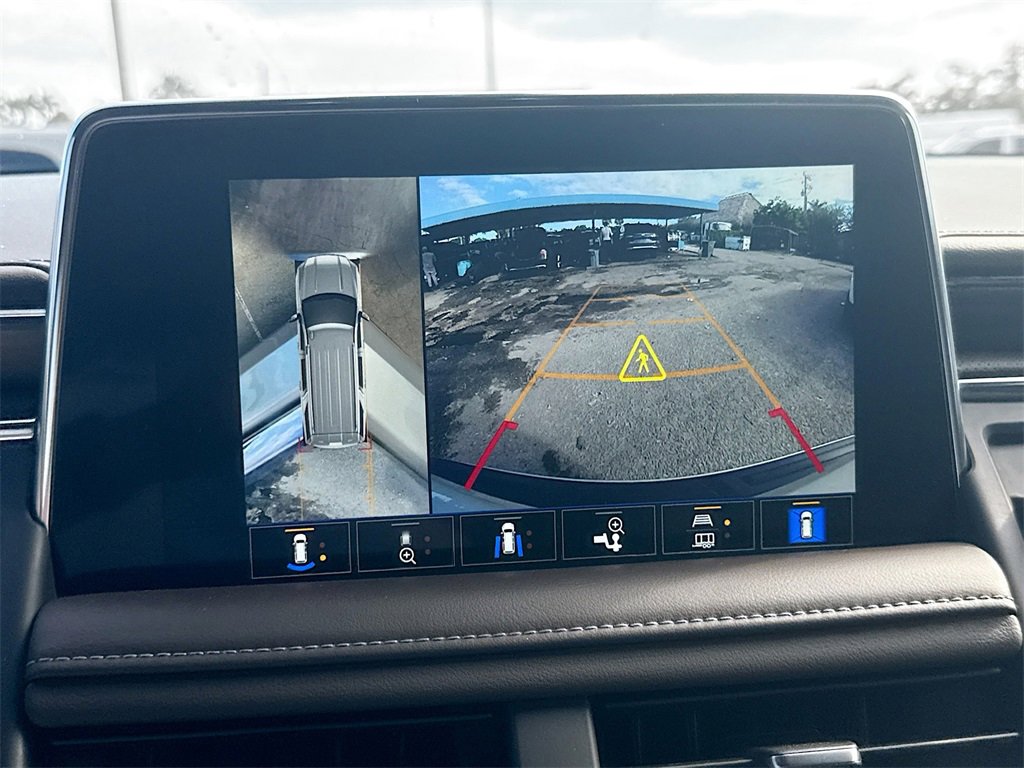 Used 2022 GMC Yukon SLT w/ SLT Luxury Package image 15