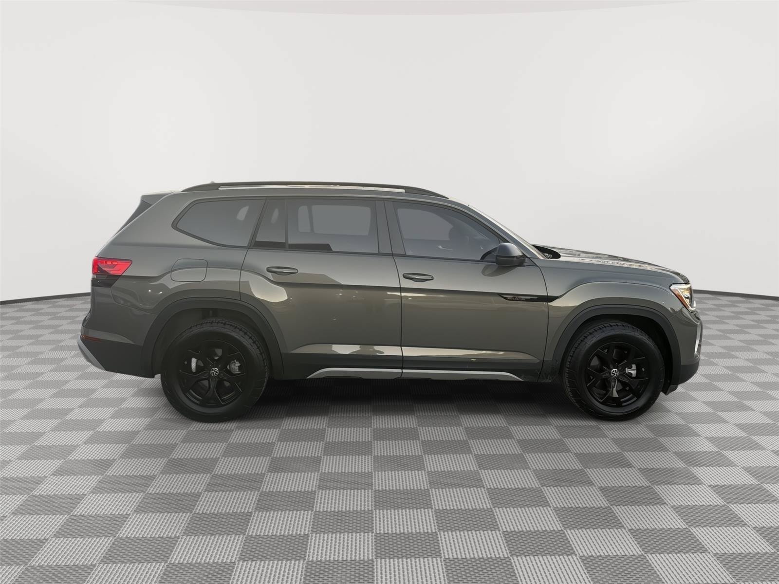 Certified 2024 Volkswagen Atlas Peak Edition SEL AWD/4WD image 6