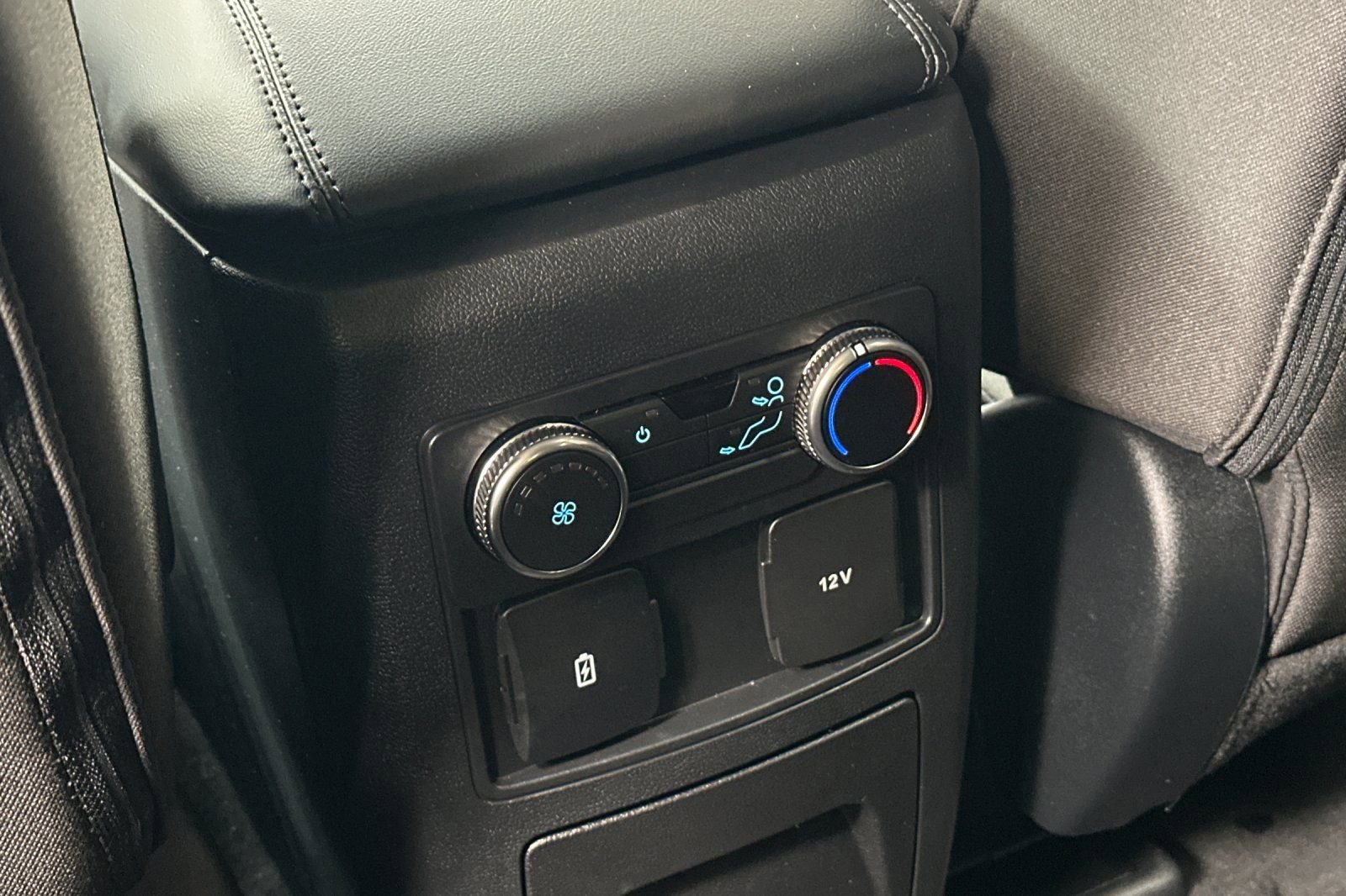 Used 2023 Ford Explorer XLT image 17