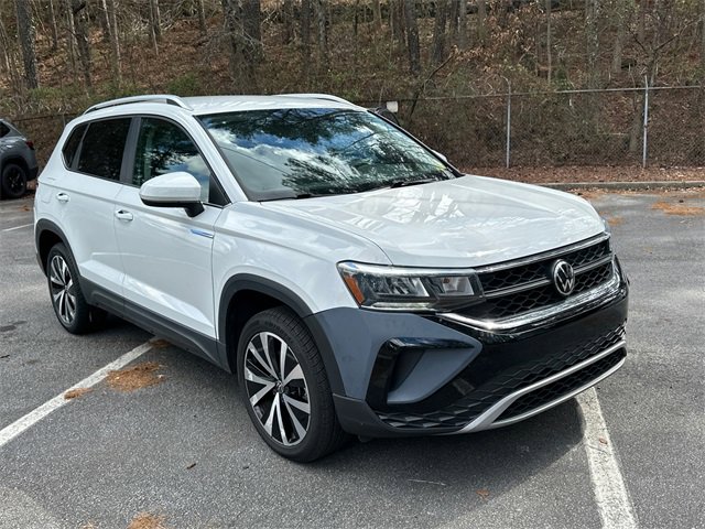 Used 2022 Volkswagen Taos SE image 3