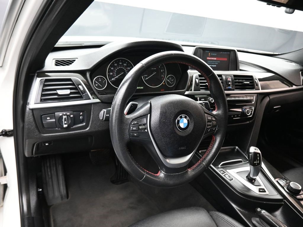 Used 2018 BMW 330e image 13