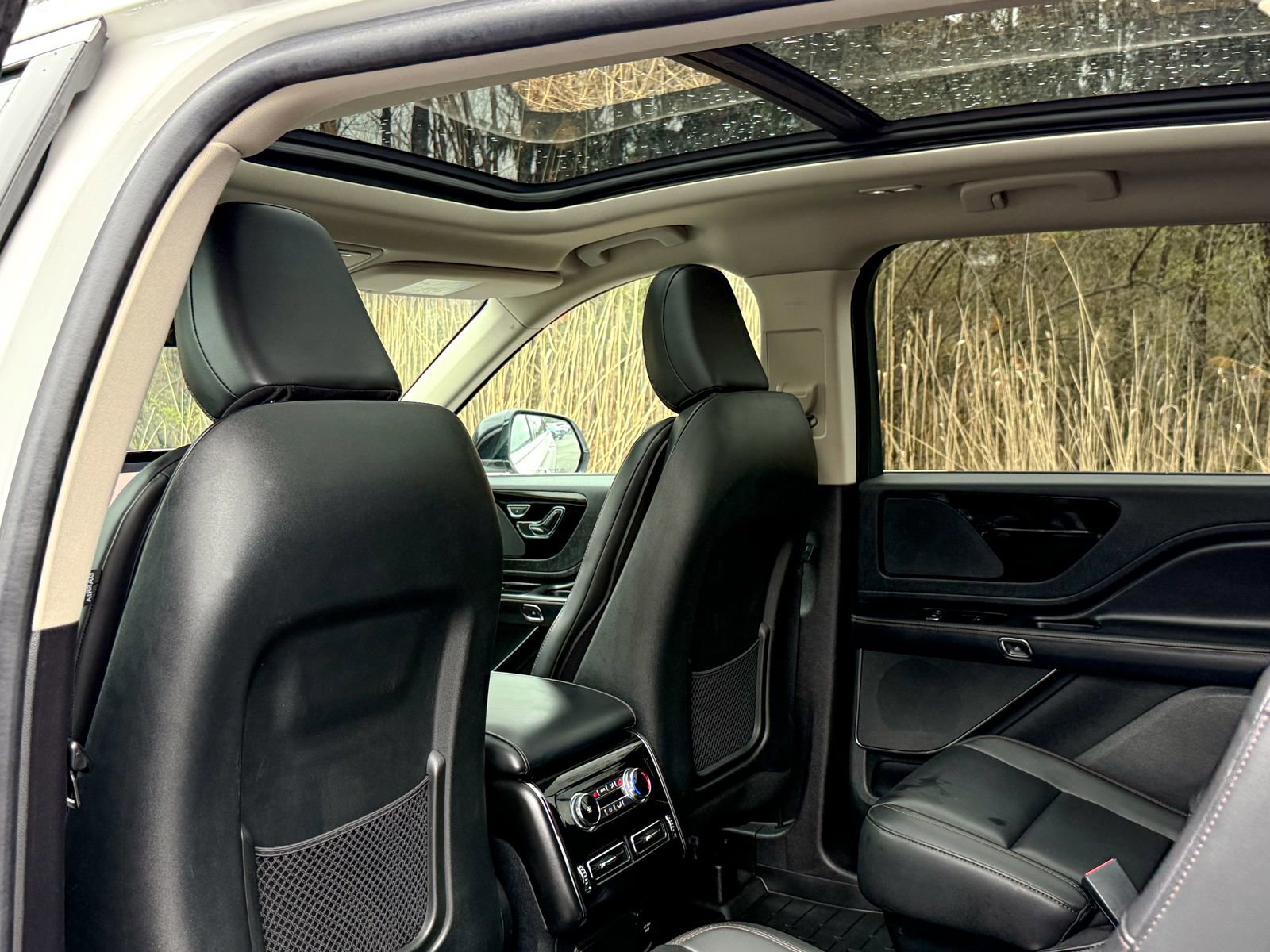Used 2022 Lincoln Aviator AWD w/ Premium Package image 20
