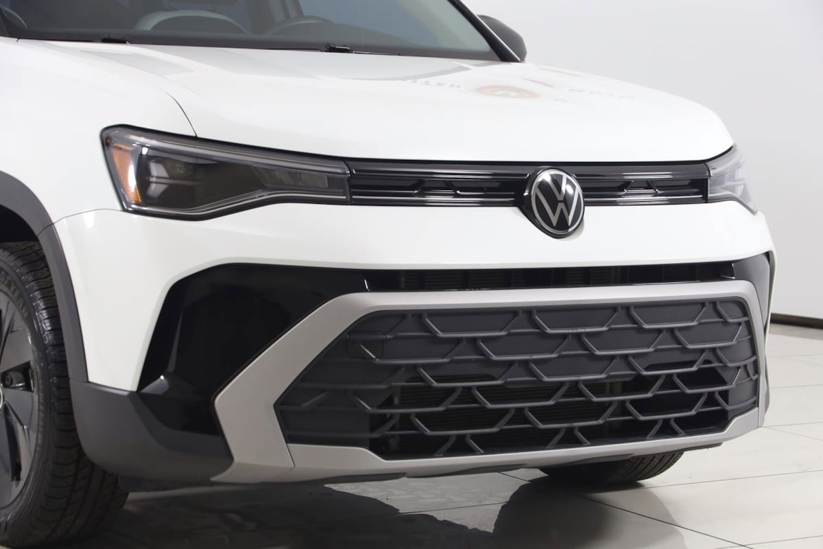 Used 2025 Volkswagen Taos S FWD image 34