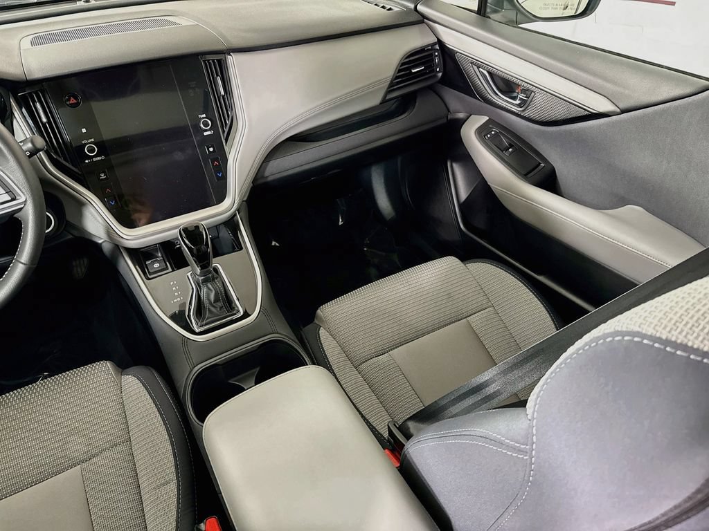 Used 2025 Subaru Outback Premium AWD/4WD image 27