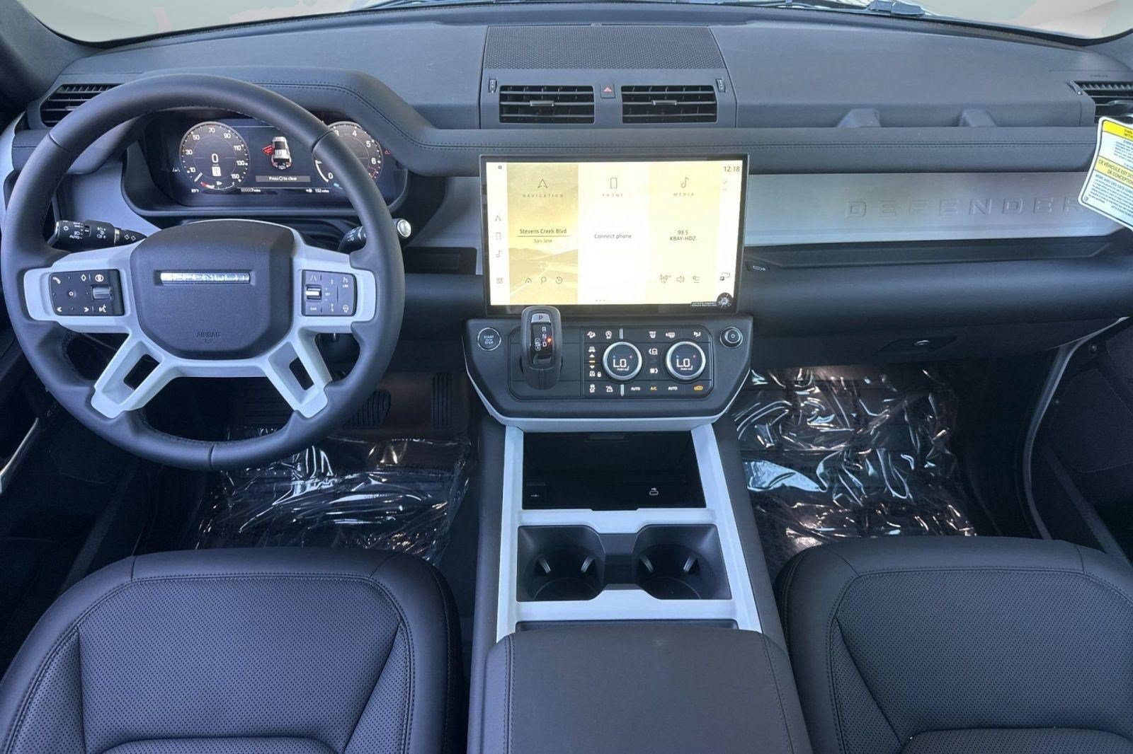 New 2026 Land Rover Defender 110 X-Dynamic SE AWD/4WD image 14