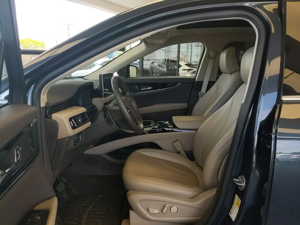 Used 2022 Lincoln Nautilus Reserve w/ Equipment Group 201A AWD/4WD image 11