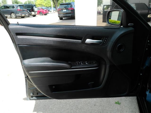 Used 2022 Chrysler 300 S w/ Comfort Group image 11