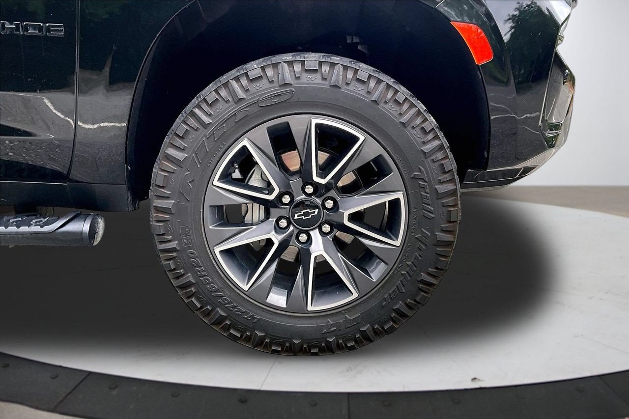 Used 2023 Chevrolet Tahoe Z71 w/ Luxury Package AWD/4WD image 35