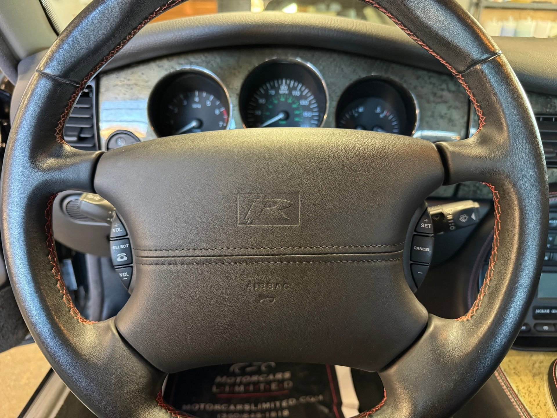 Used 2002 Jaguar XJ8 image 26