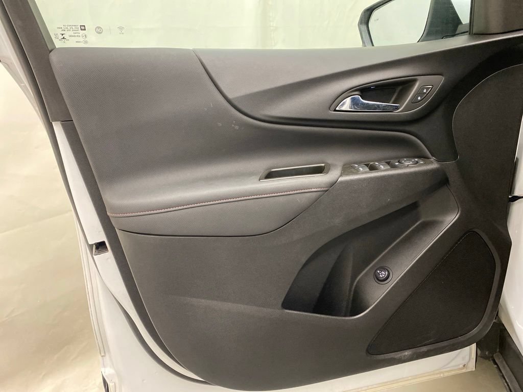 Used 2023 Chevrolet Equinox RS w/ LPO, Floor Liner Package AWD/4WD image 10