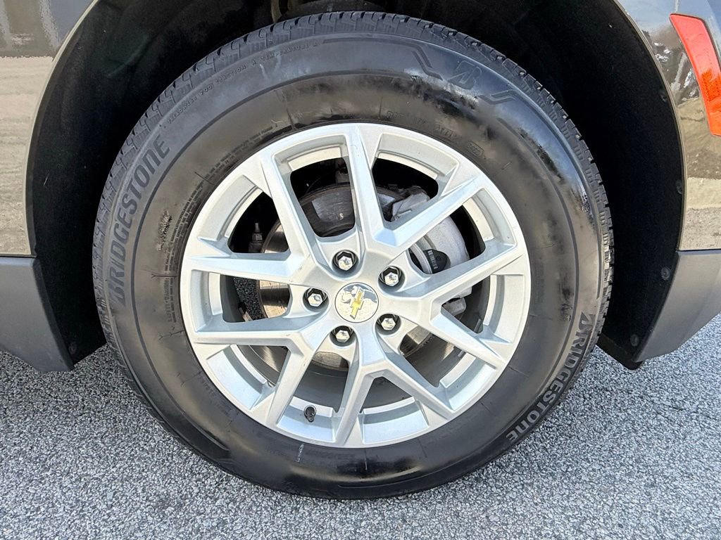 Used 2023 Chevrolet Equinox LT AWD/4WD image 32