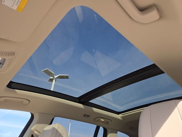 Used 2024 Mercedes-Benz GLS 450 4MATIC image 3