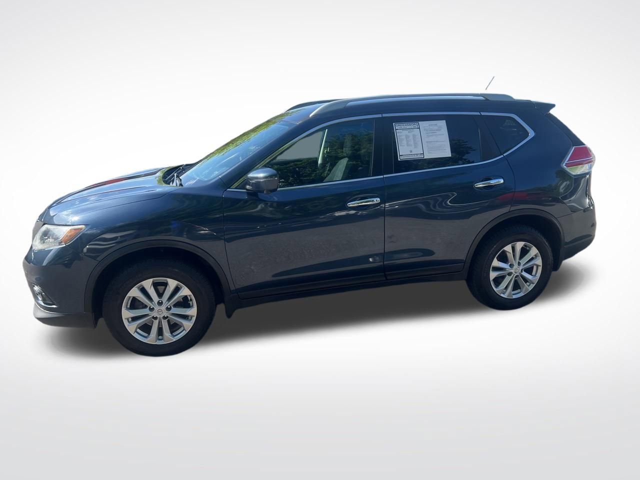 Used 2016 Nissan Rogue SV w/ SV Premium Package image 2