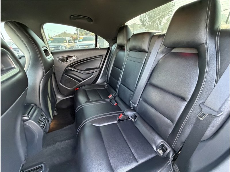 Used 2018 Mercedes-Benz CLA 250 image 23