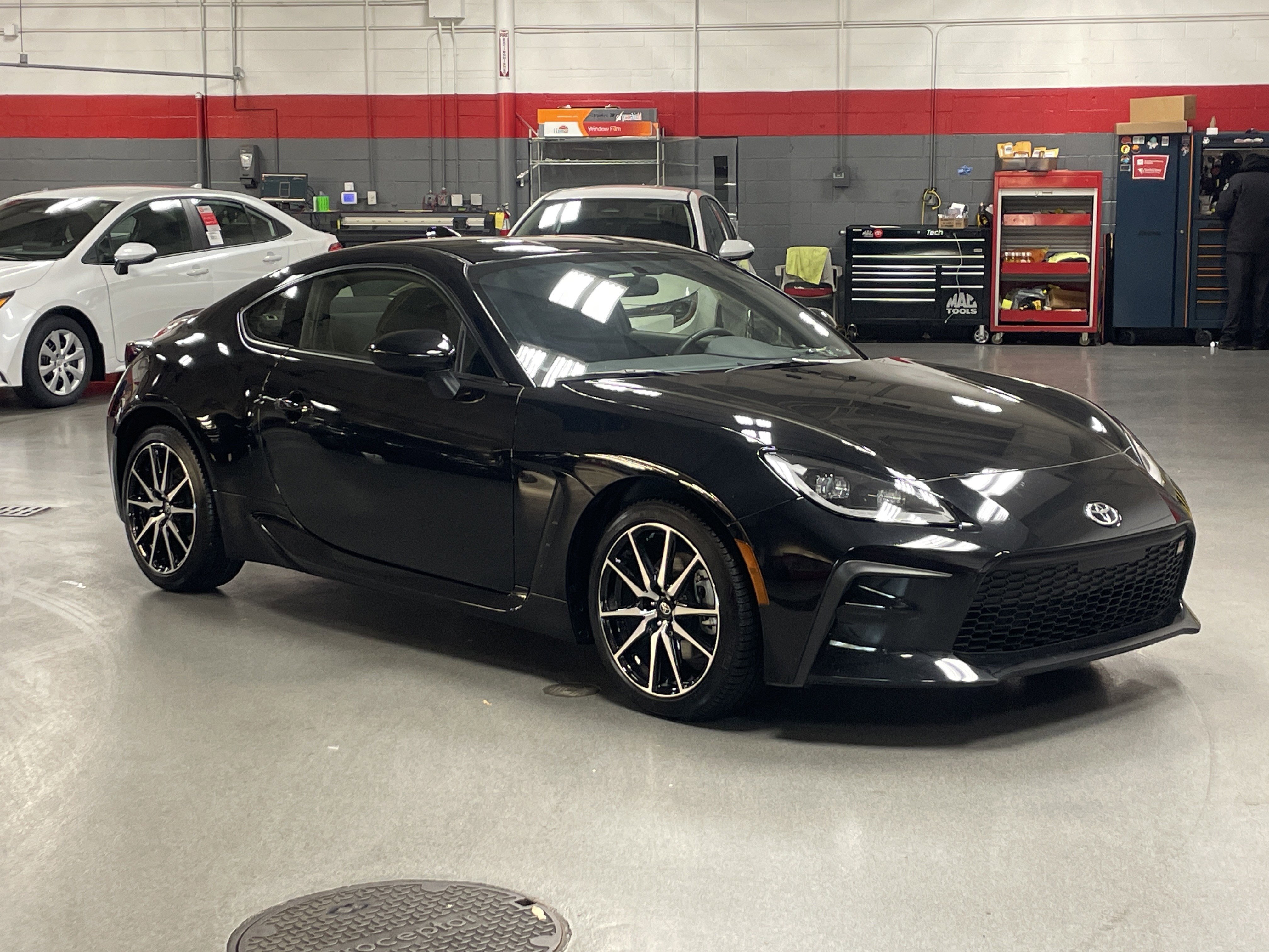 Used 2023 Toyota GR86 video 2