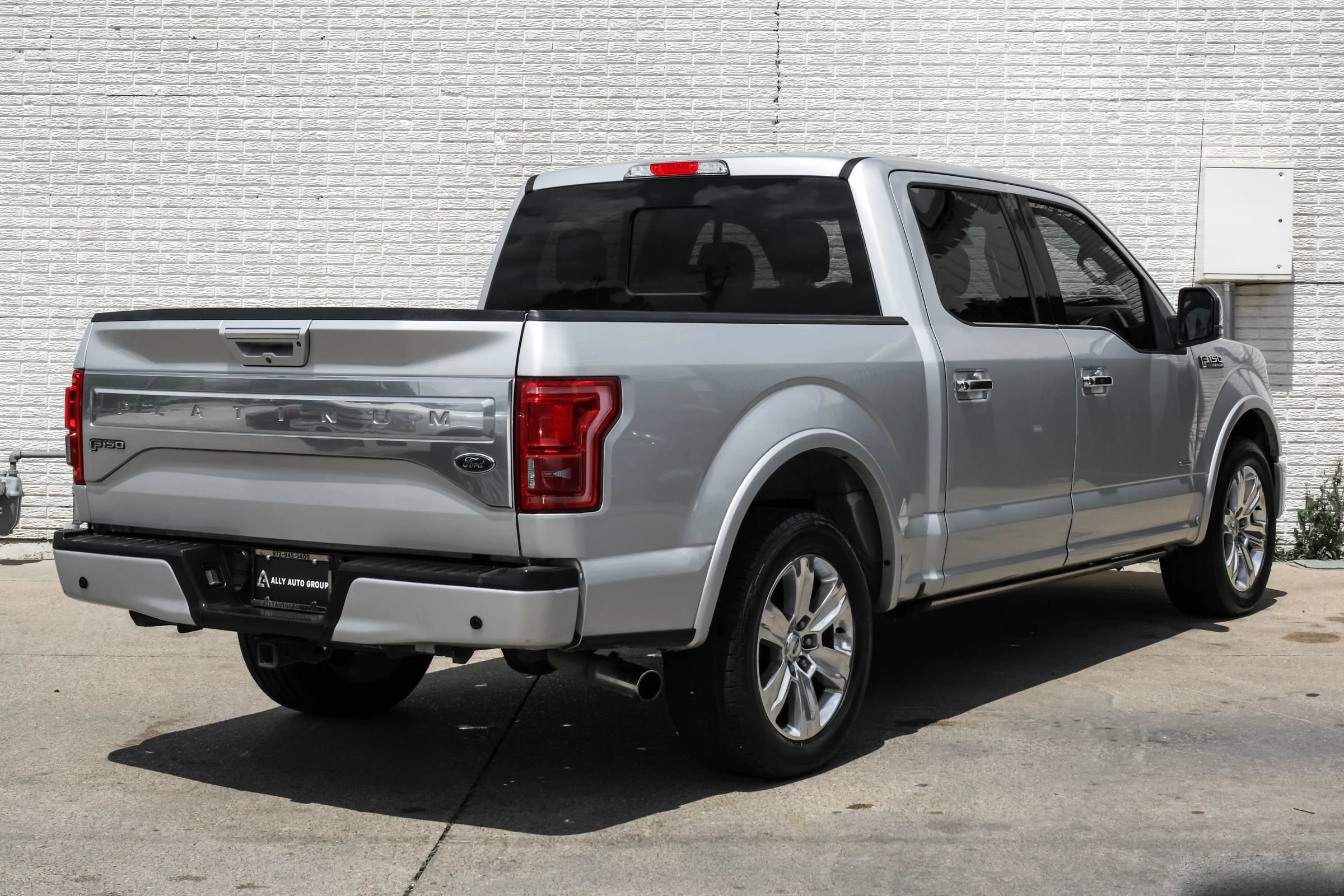 Used 2015 Ford F150 Platinum w/ Equipment Group 701A Luxury RWD image 8