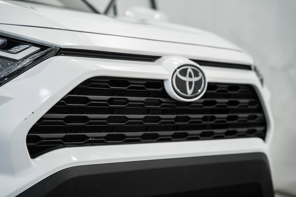 Used 2025 Toyota RAV4 XLE image 10