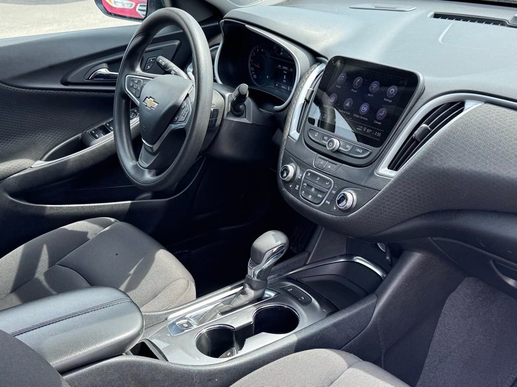 Used 2023 Chevrolet Malibu LT w/ Driver Confidence Package FWD image 6