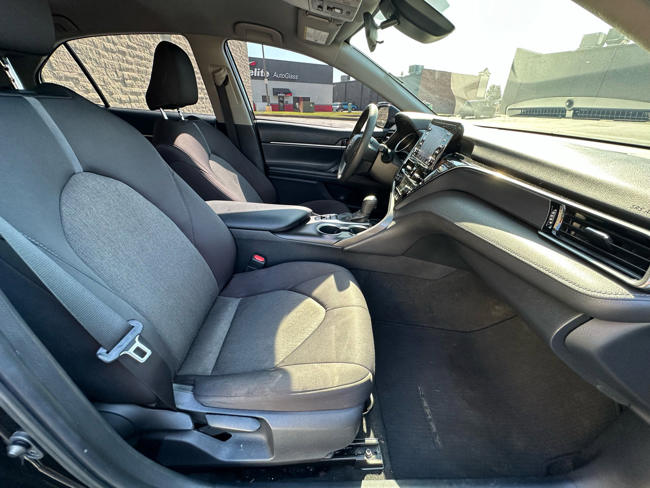 Used 2021 Toyota Camry LE image 11