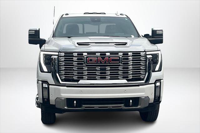 Used 2024 GMC Sierra 3500 Denali w/ Technology Package image 2