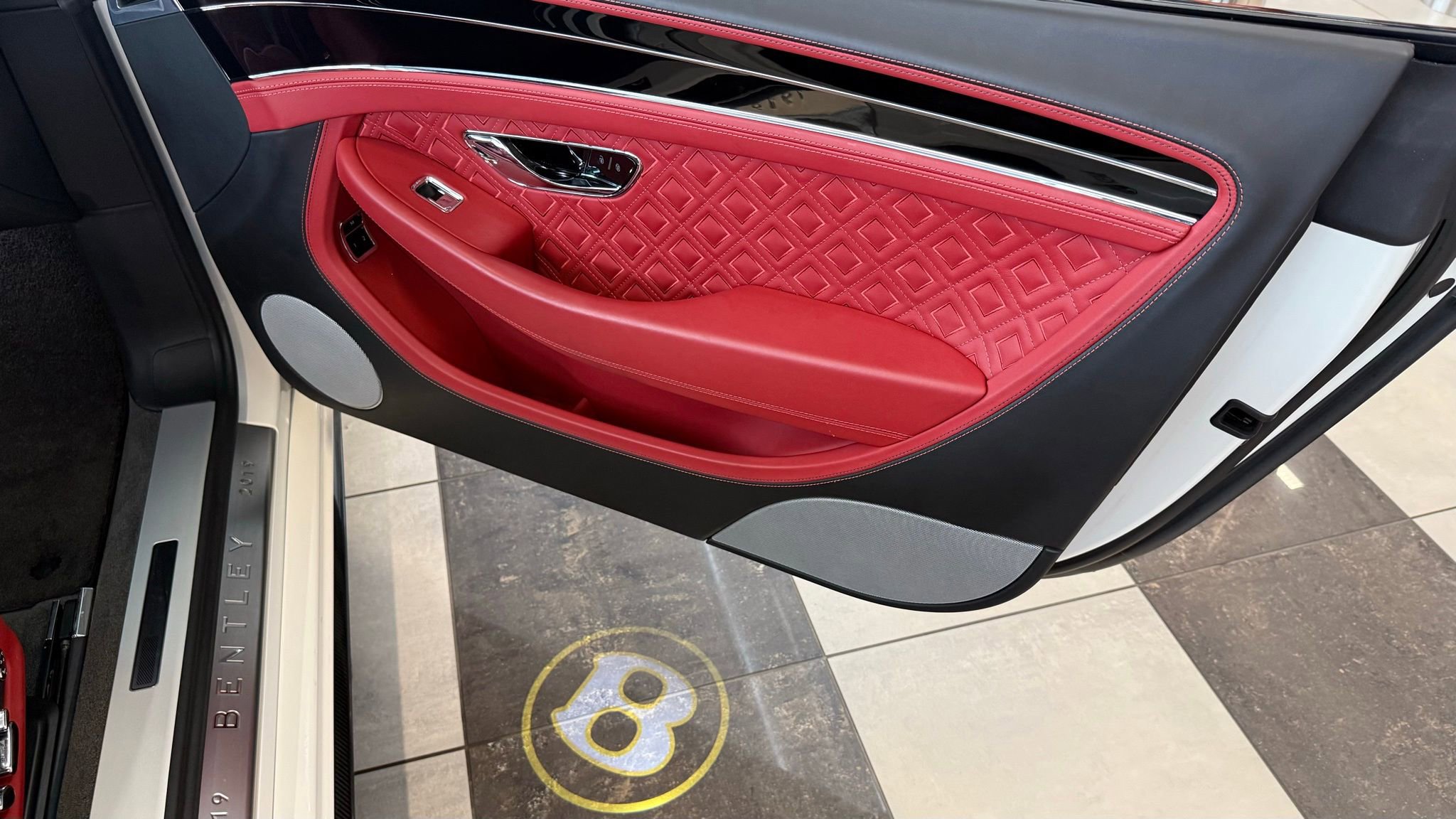 Used 2020 Bentley Continental GT image 32