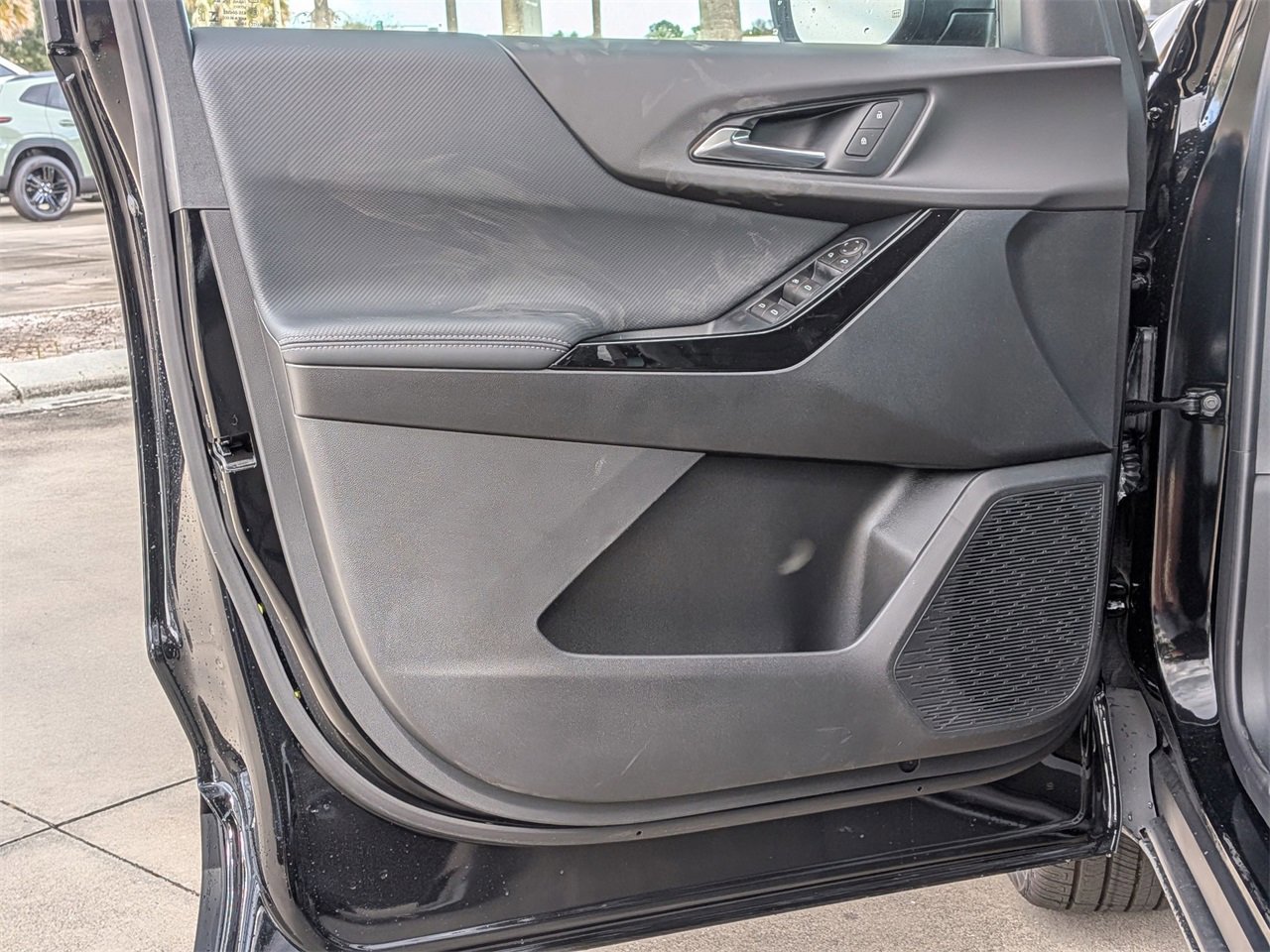 Used 2026 Chevrolet Equinox LT w/ Midnight Edition image 7